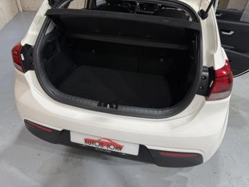 Car image 32