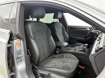 Car image 40