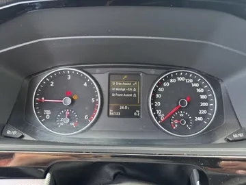 Car image 24