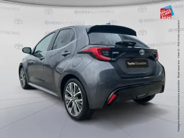 Car image 3
