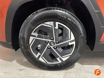 Car image 30