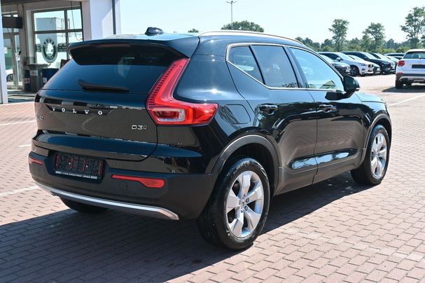 Volvo XC40 D3 AWD Momentum 110 kW image number 2