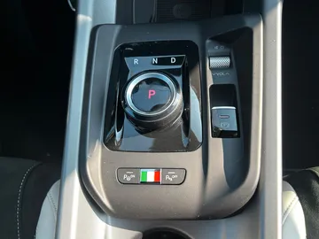 Car image 28