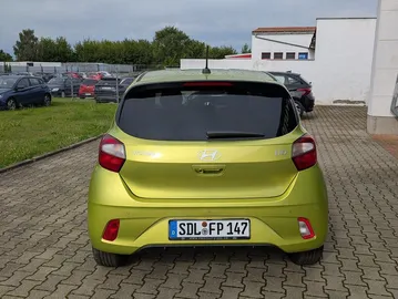 Car image 5