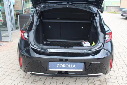 Car image 23