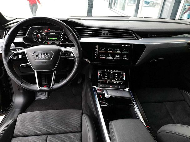 Audi e-tron quattro S-line 370 kW image number 3