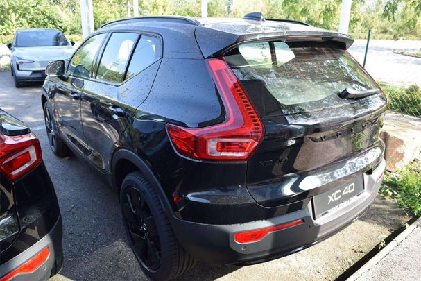 Volvo XC40 B3 Ultra Black Edition 120 kW image number 4