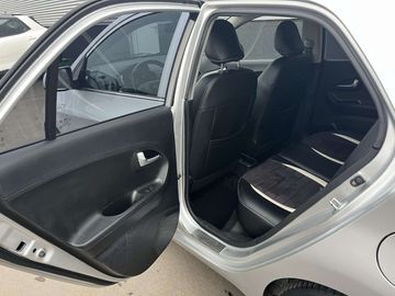 Car image 30