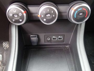 Car image 30