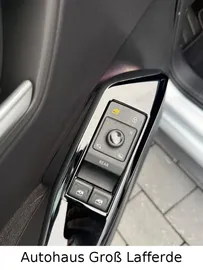 Car image 35