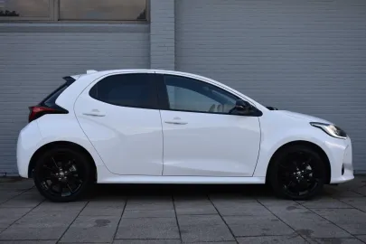 Car image 2