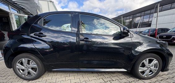 Car image 3
