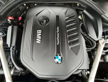 Car image 19