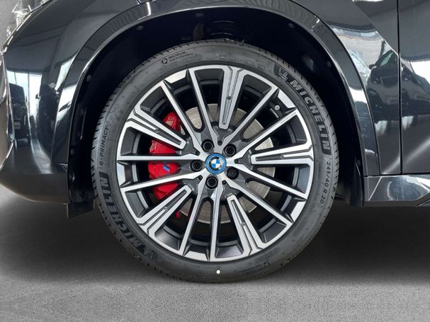 BMW iX1 xDrive30 M Sport Pro 225 kW image number 7