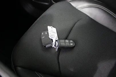 Car image 40
