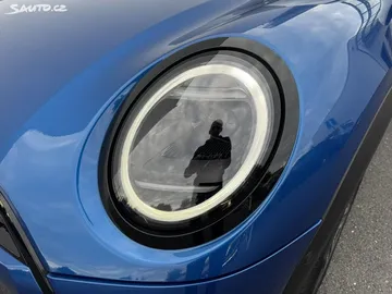 Car image 36