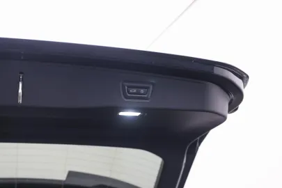 Car image 38