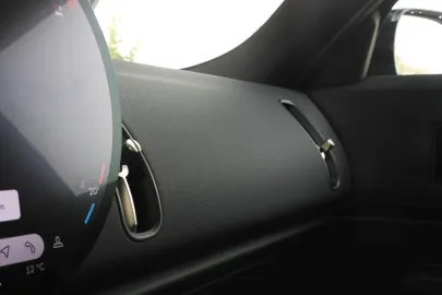 Car image 47