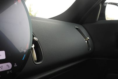 Car image 47