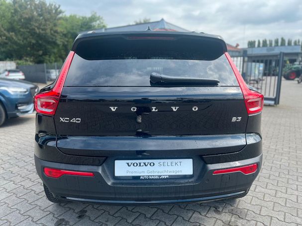 Volvo XC40 B3 Plus Dark 120 kW image number 6