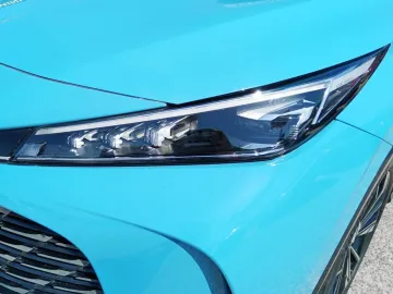 Car image 25