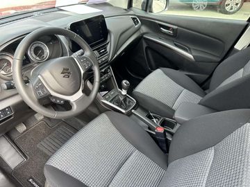 Car image 11