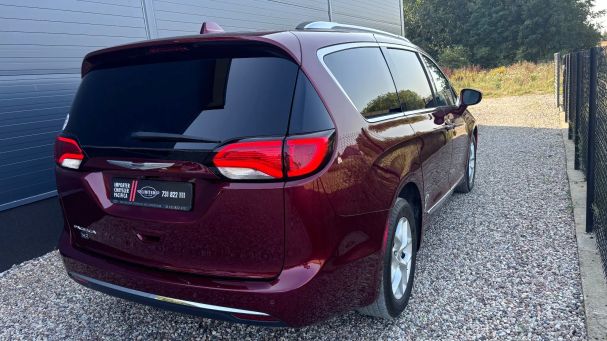 Chrysler Pacifica 214 kW image number 2