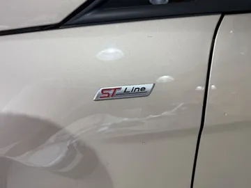 Car image 36