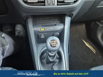 Car image 26