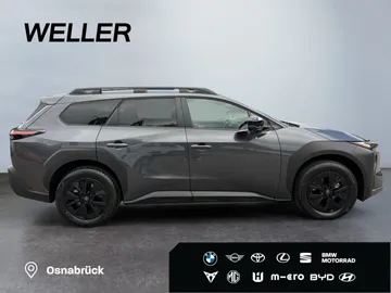 Car image 4
