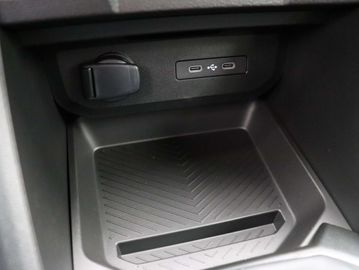 Car image 33