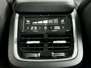 Car image 38