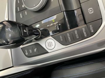 Car image 36