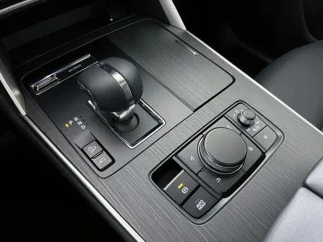 Car image 32