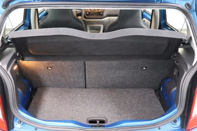 Car image 26