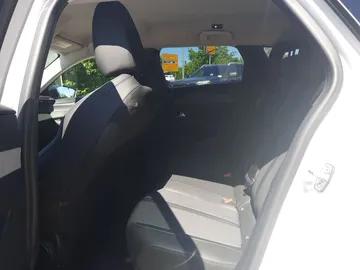 Car image 29