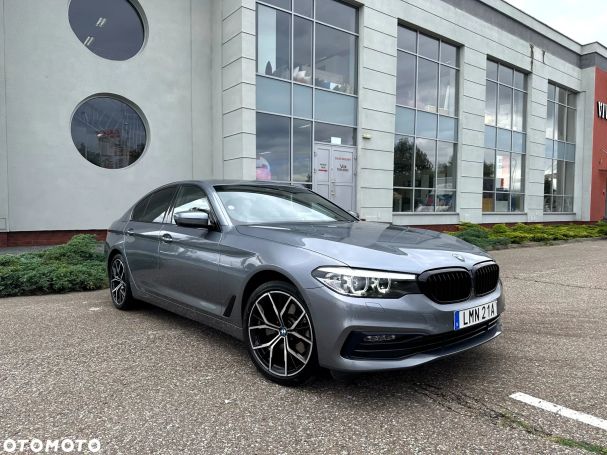 BMW 520d xDrive Sport Line 140 kW image number 18