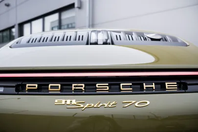 Car image 25