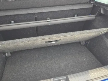 Car image 37