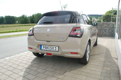 Car image 40