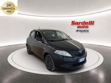 Car image 2