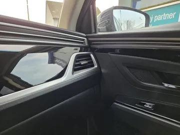 Car image 43
