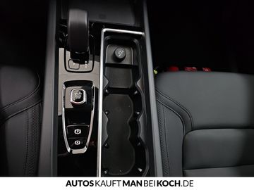 Car image 32