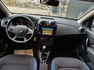 Car image 8