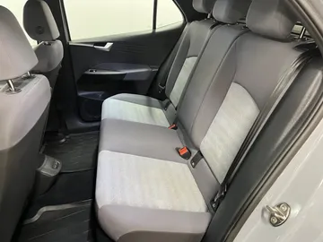 Car image 23