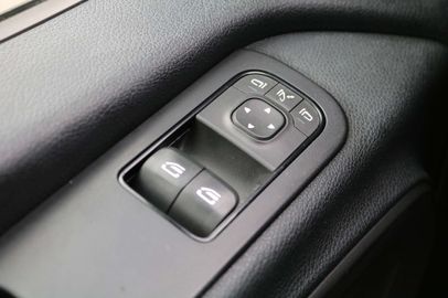 Car image 38