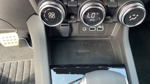 Car image 38