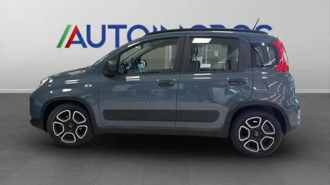 Car image 2