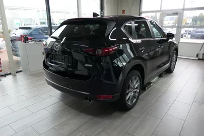 Car image 4