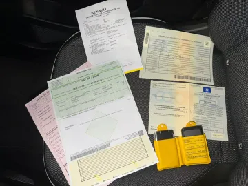 Car image 25